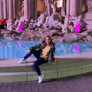 Meet your Posher, Lauren